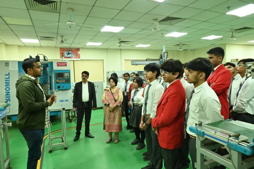 GD Goenka Students Explore Cutting-Edge Technology at AKTU img (6)