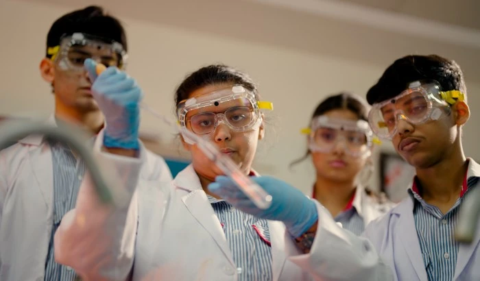 Internships and Research Projects in Senior Classes img